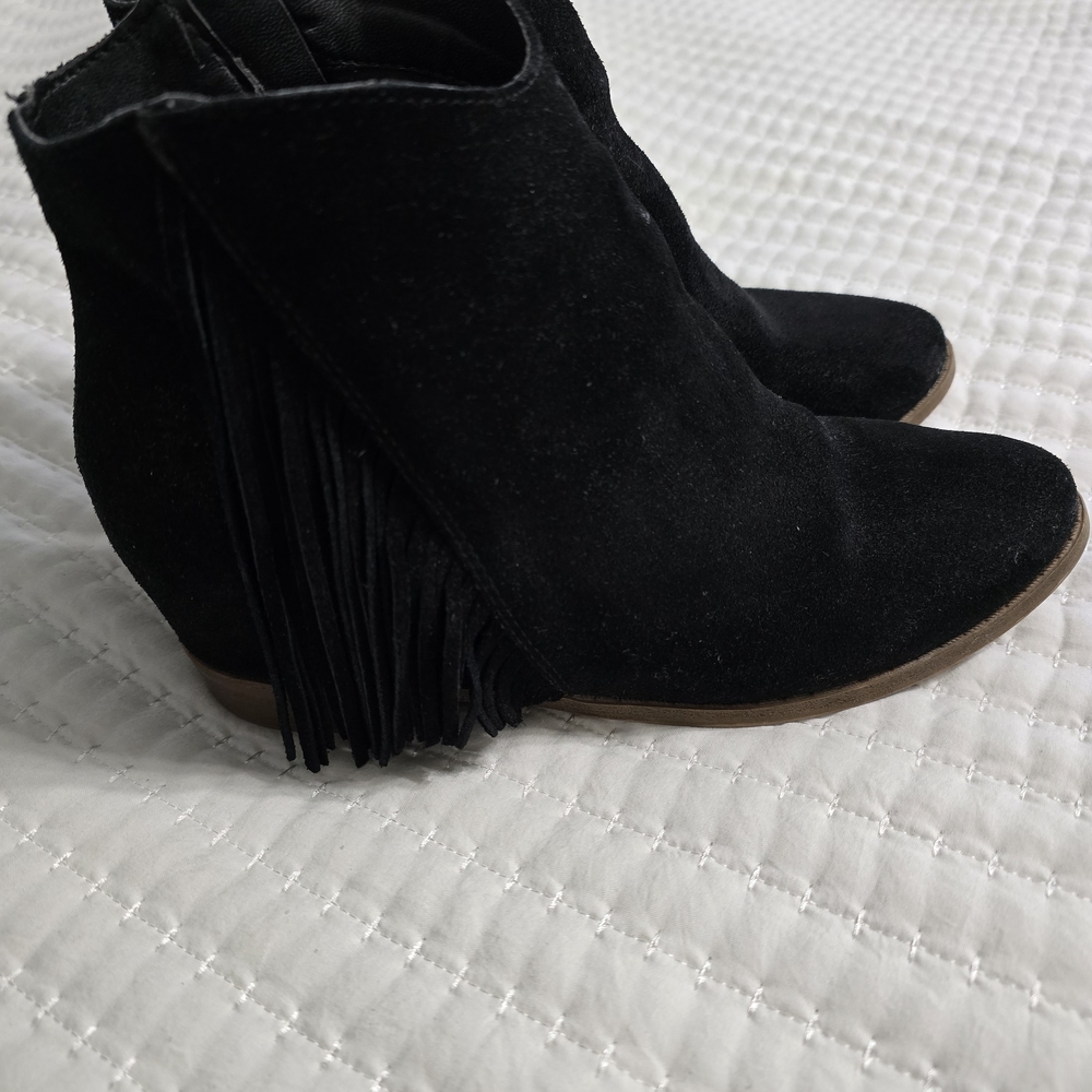 Mudd Black Suede Fringe Booties